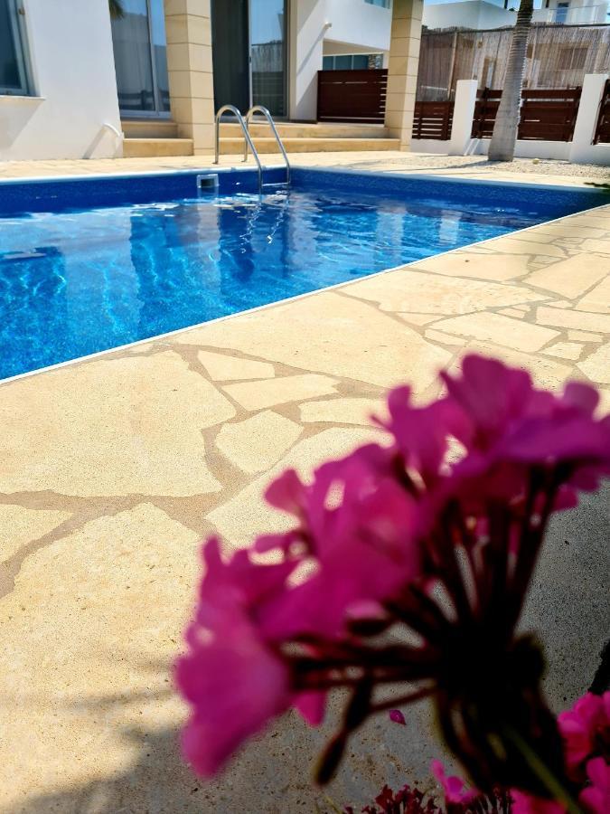 Modern Villa, 4 Bedrooms, Private Pool, Close To Coral Bay Strip Pegeia Exterior foto